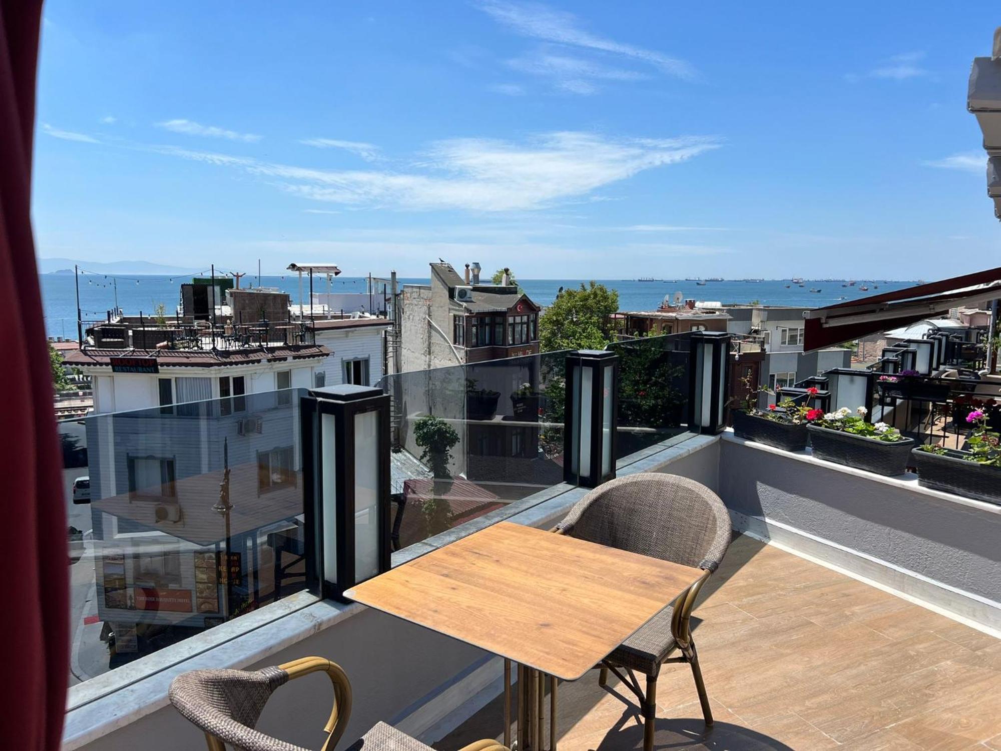 Glk Premier The Home Suites & Spa Истанбул Екстериор снимка